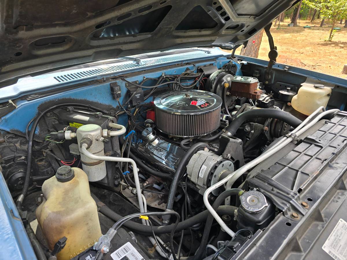 Chevy-c20-silverado-1985-11