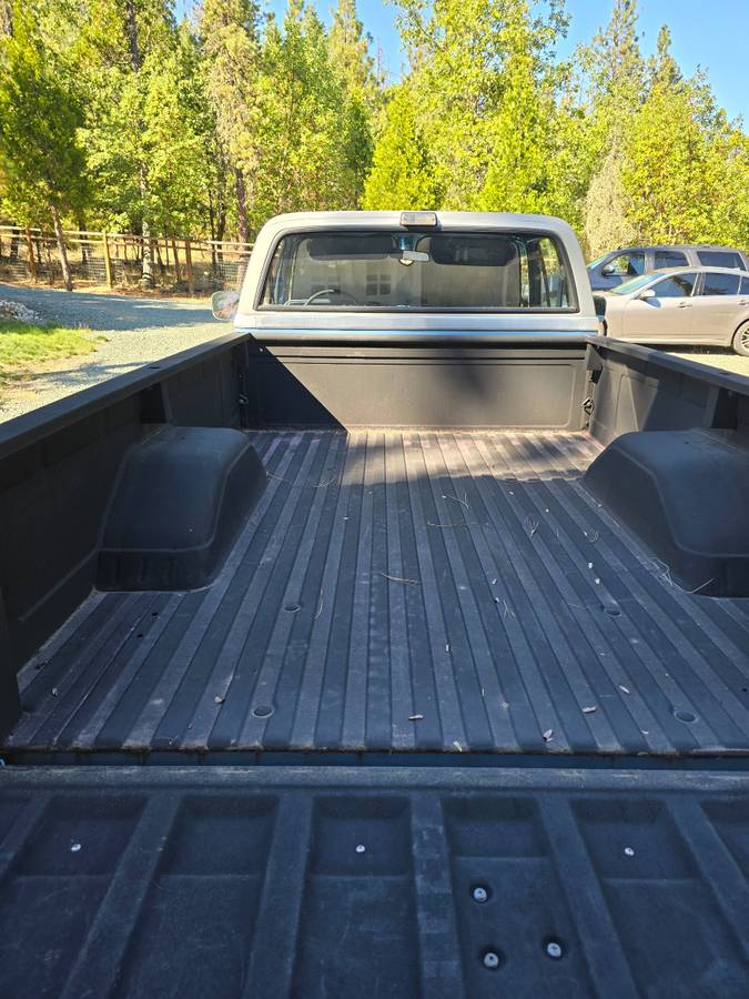 Chevy-c20-silverado-1985-12