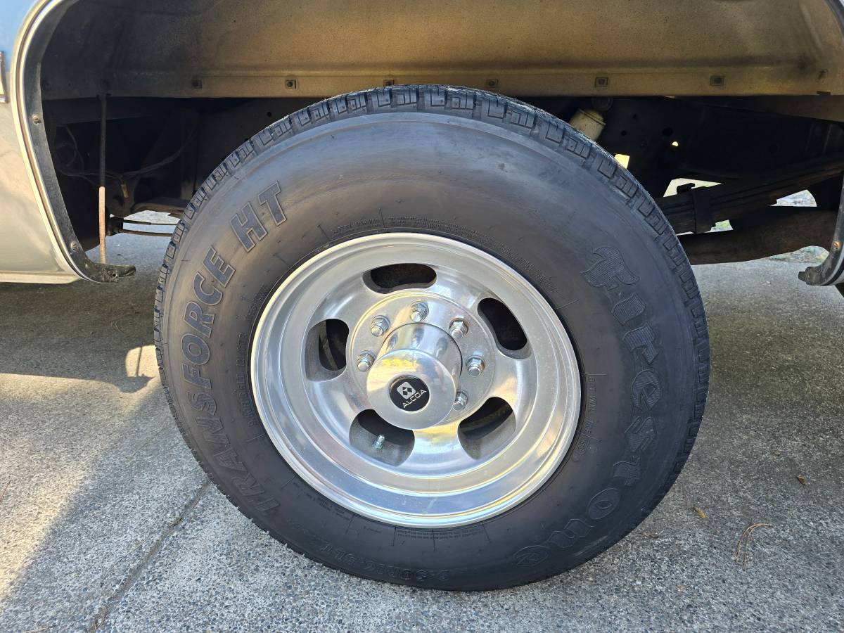 Chevy-c20-silverado-1985-13
