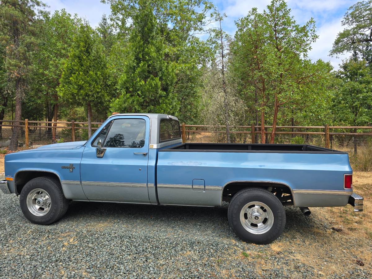 Chevy-c20-silverado-1985-4