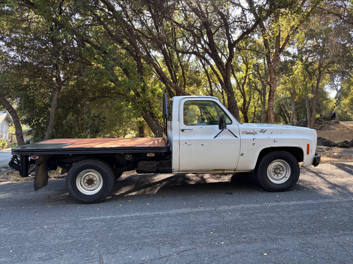 Chevy-c20-stake-side-1974-11