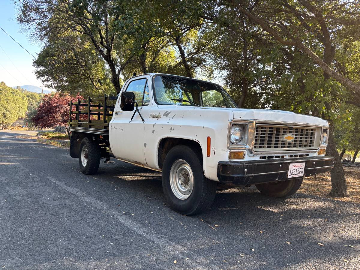Chevy-c20-stake-side-1974-13