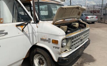 Chevy-c30-1980-yellow-3