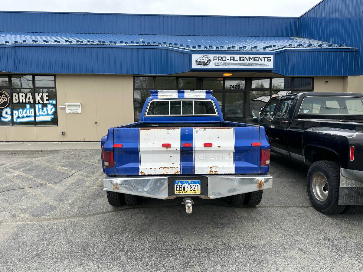 Chevy-c30-1982-blue-2