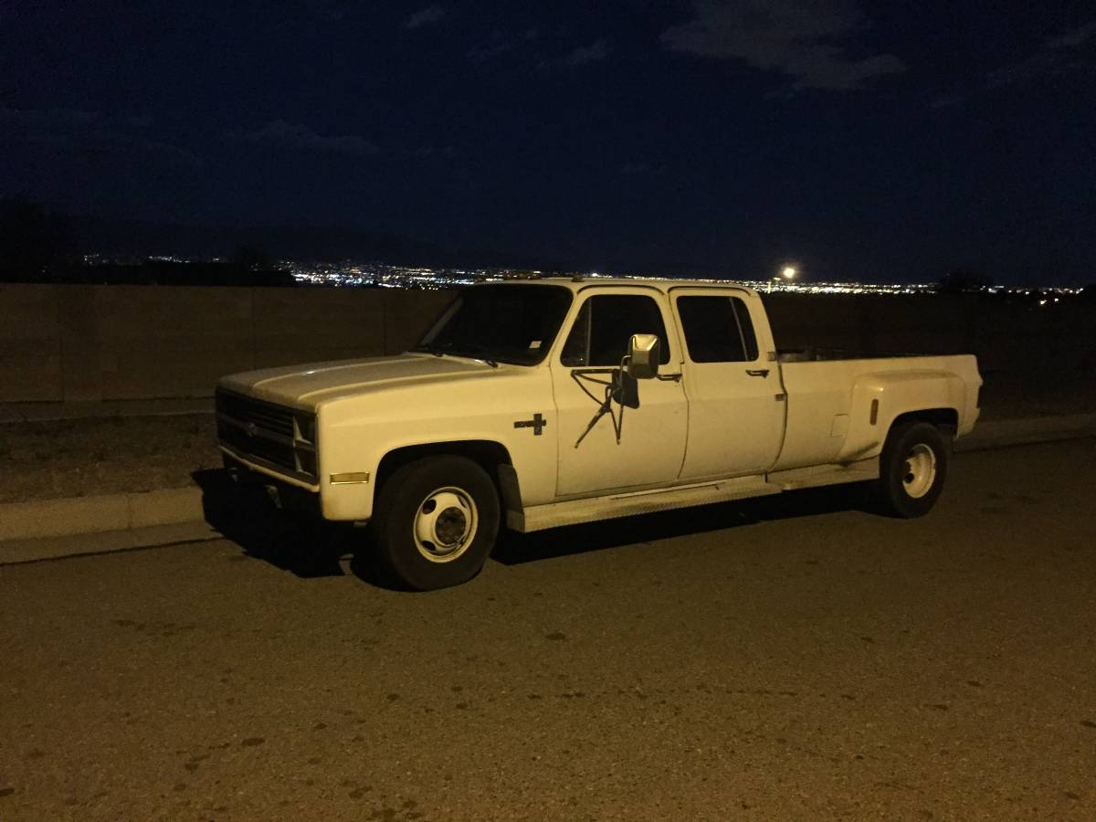 Chevy-c30-1984-white-2