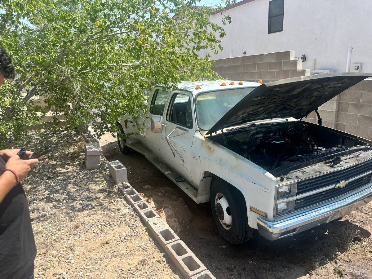 Chevy-c30-1984-white