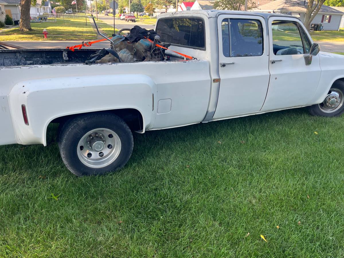 Chevy-c30-1985
