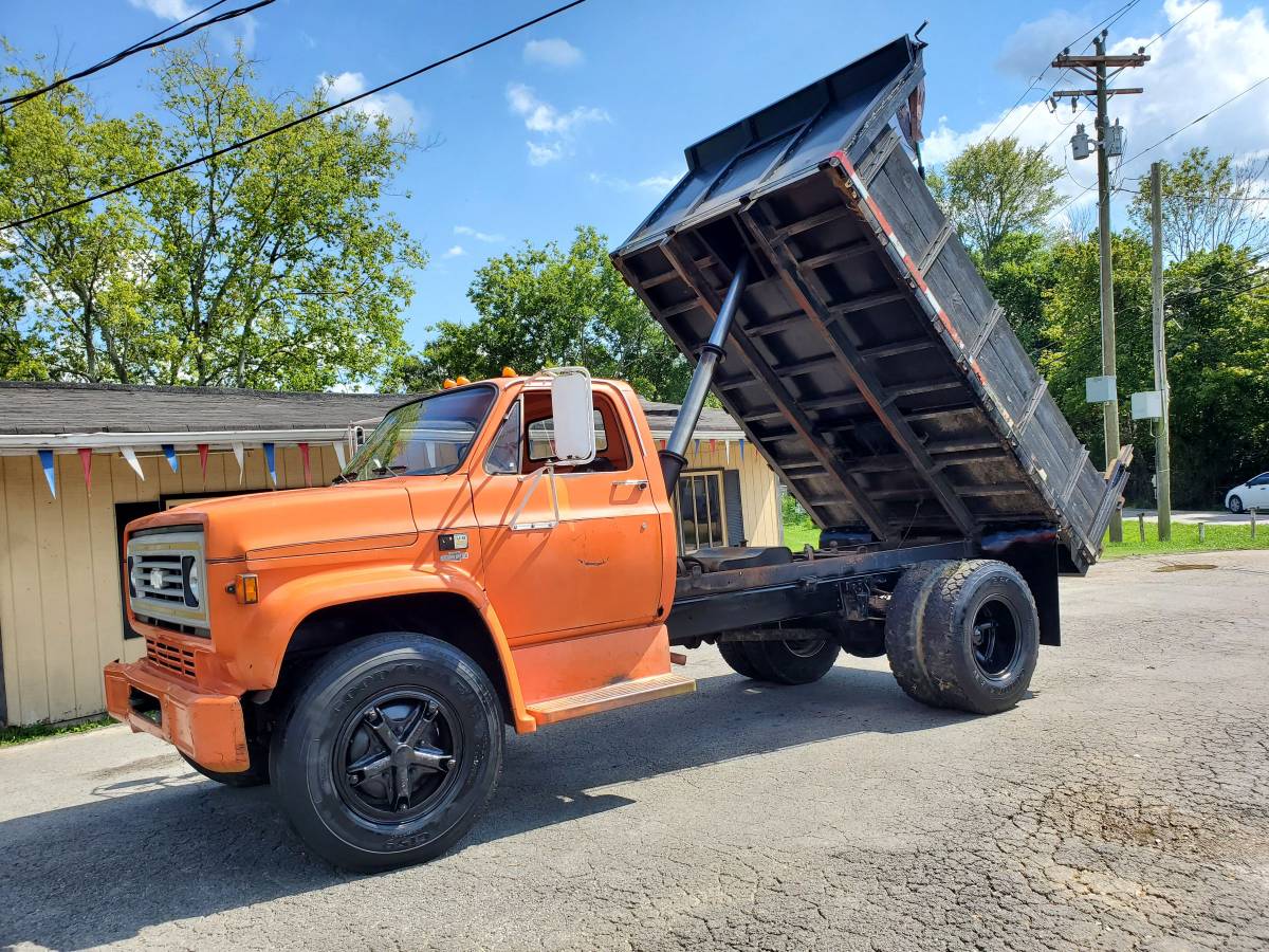 Chevy-c60-dump-truck-1981