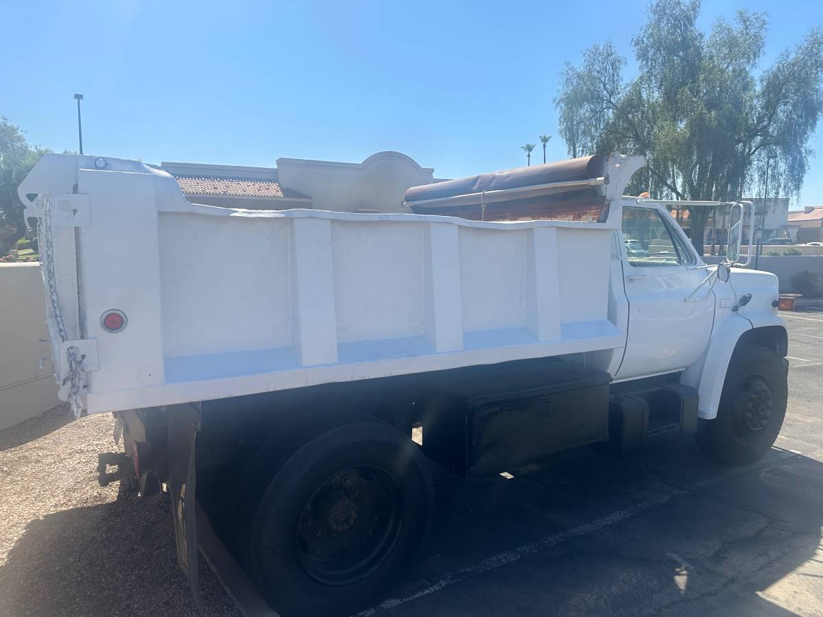 Chevy-c6500-diesel-1989-white-3