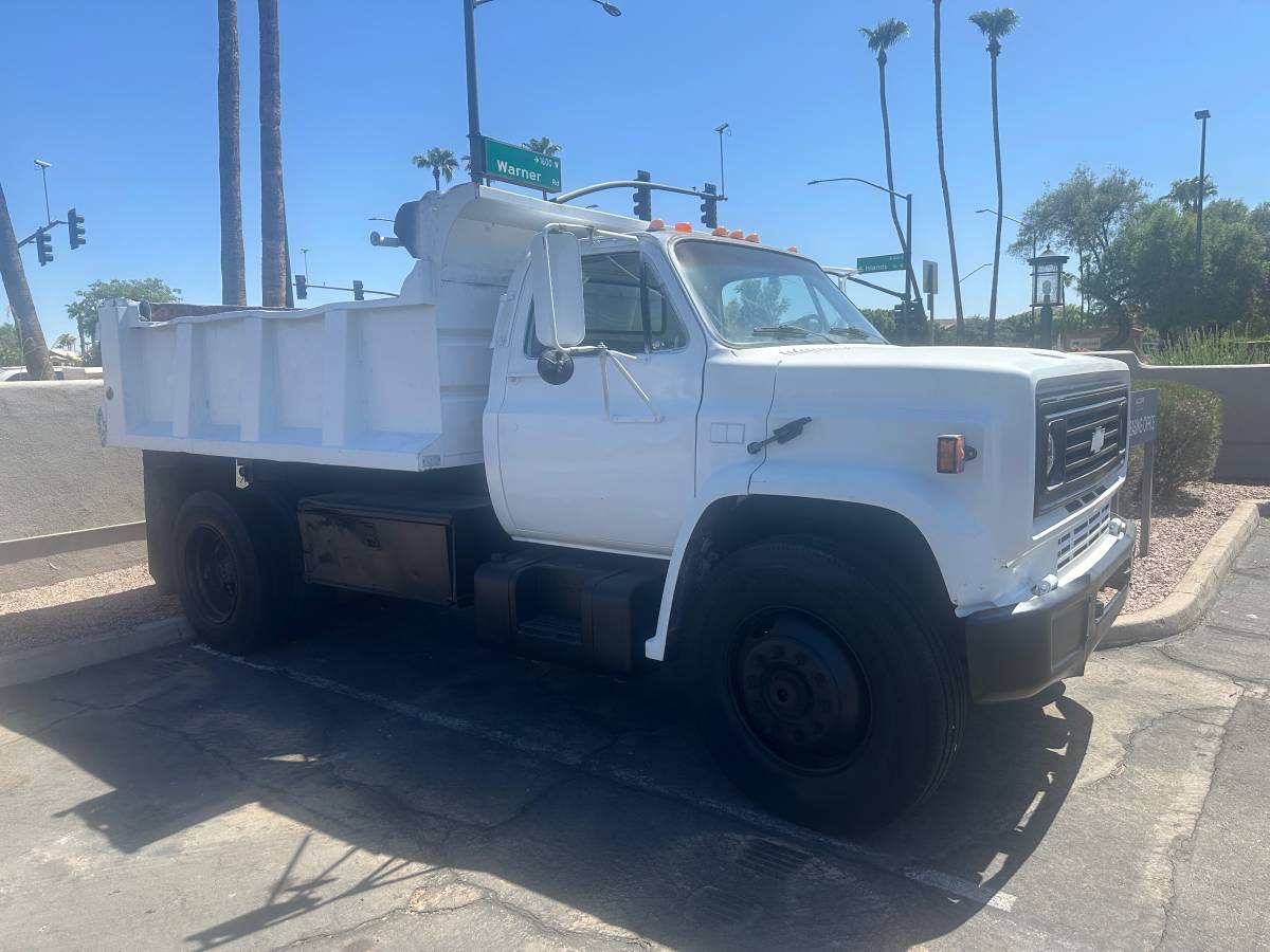 Chevy-c6500-diesel-1989-white