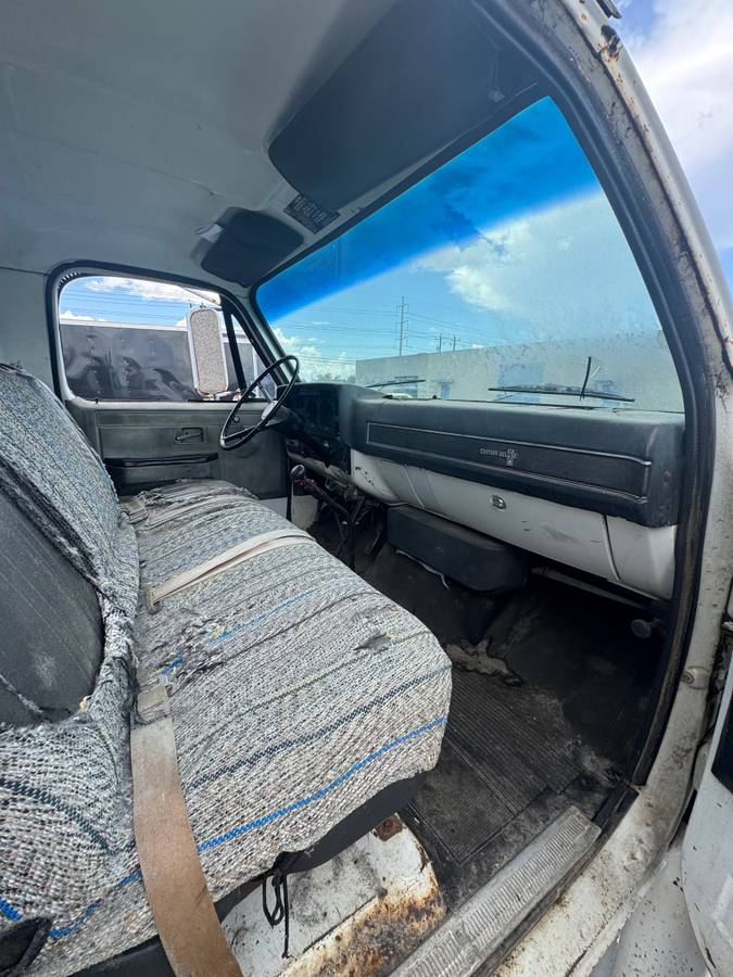 Chevy-c70-1982-white-10