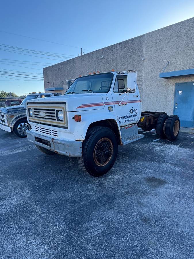 Chevy-c70-1982-white-19