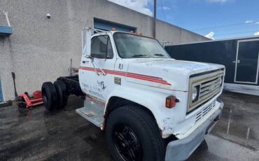 Chevy-c70-1982-white-8