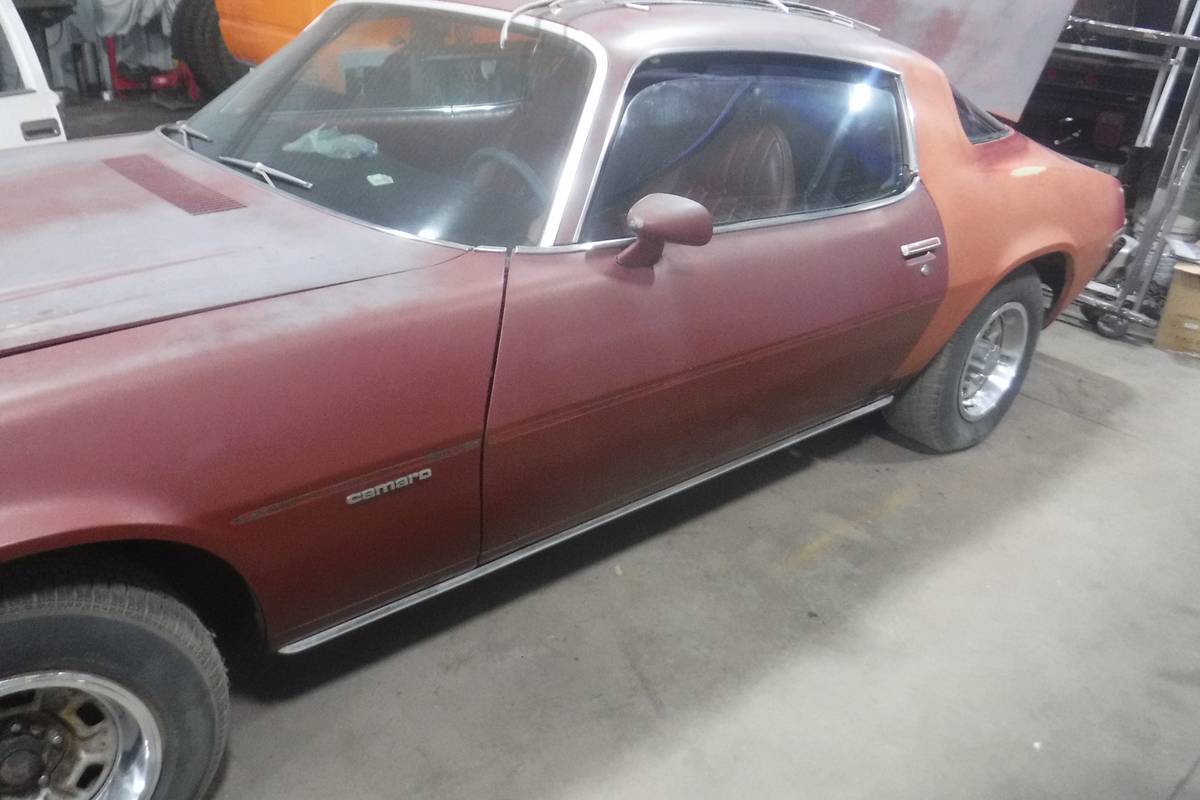Chevy-camaro-1976-2