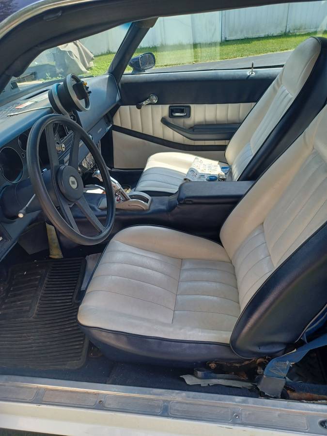 Chevy-camaro-1981-white-4