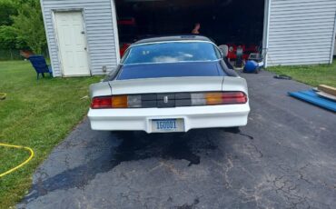 Chevy-camaro-1981-white-7
