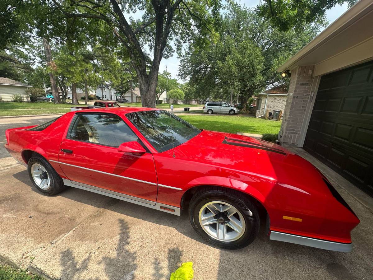 Chevy-camaro-1982-red-12