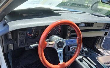 Chevy-camaro-1983-white-5
