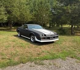 Chevy-camaro-1984-black