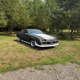 Chevy-camaro-1984-black