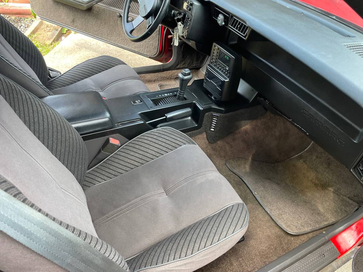 Chevy-camaro-1984-red-17