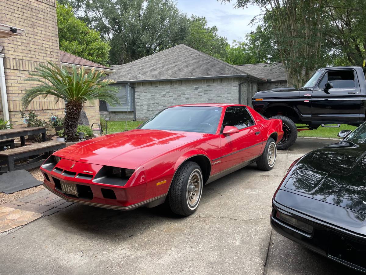Chevy-camaro-1984-red-22