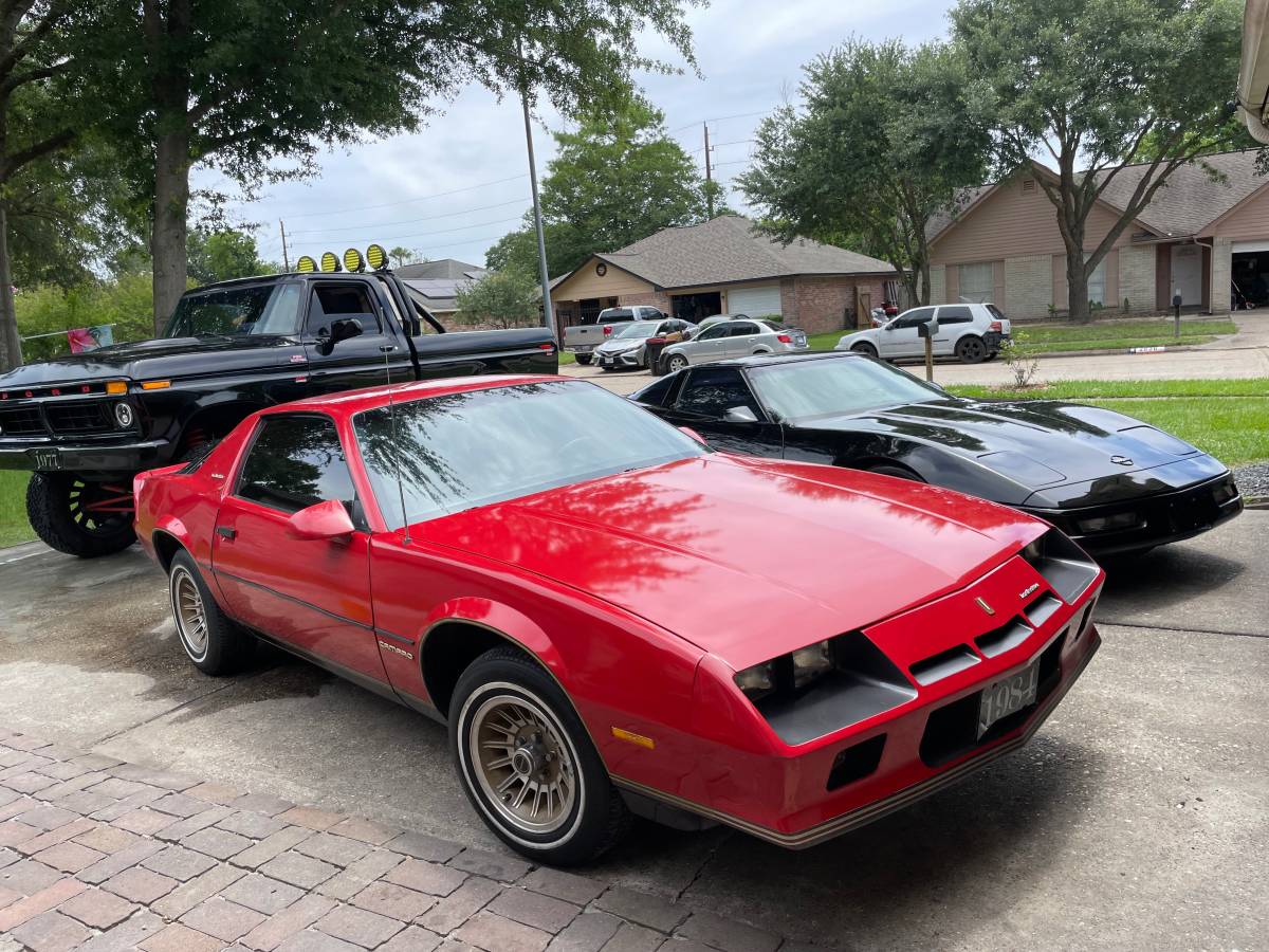 Chevy-camaro-1984-red-4
