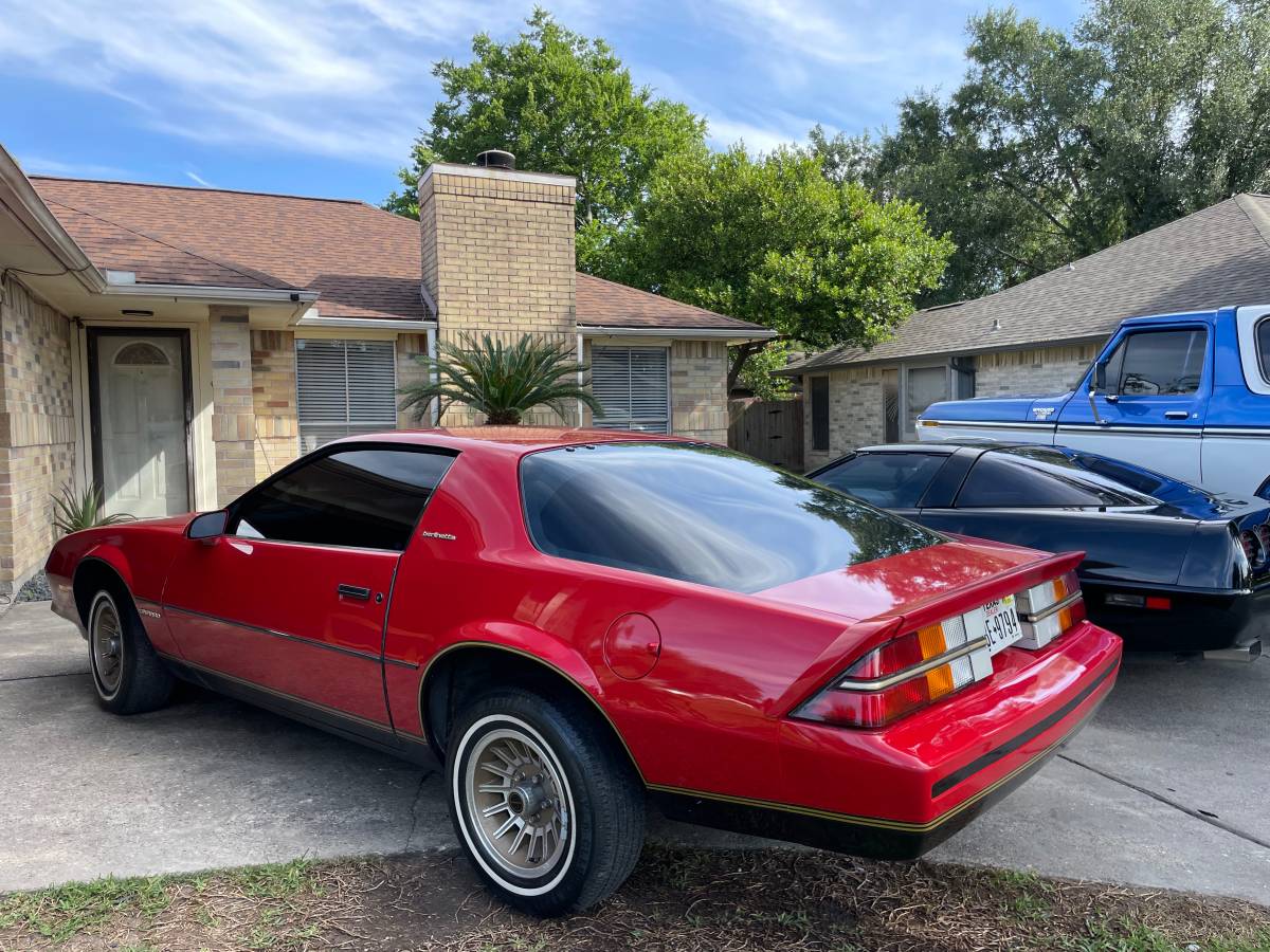 Chevy-camaro-1984-red-7