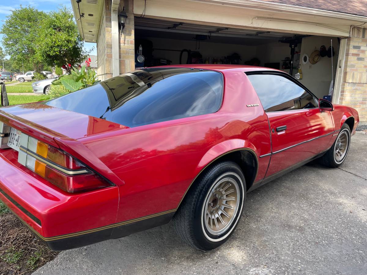 Chevy-camaro-1984-red-8