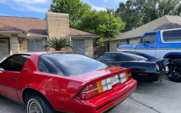 Chevy-camaro-1984-red-9