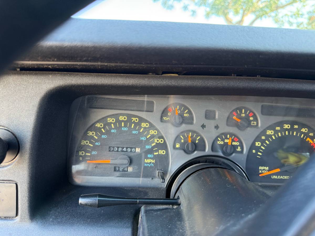 Chevy-camaro-1992-white-7