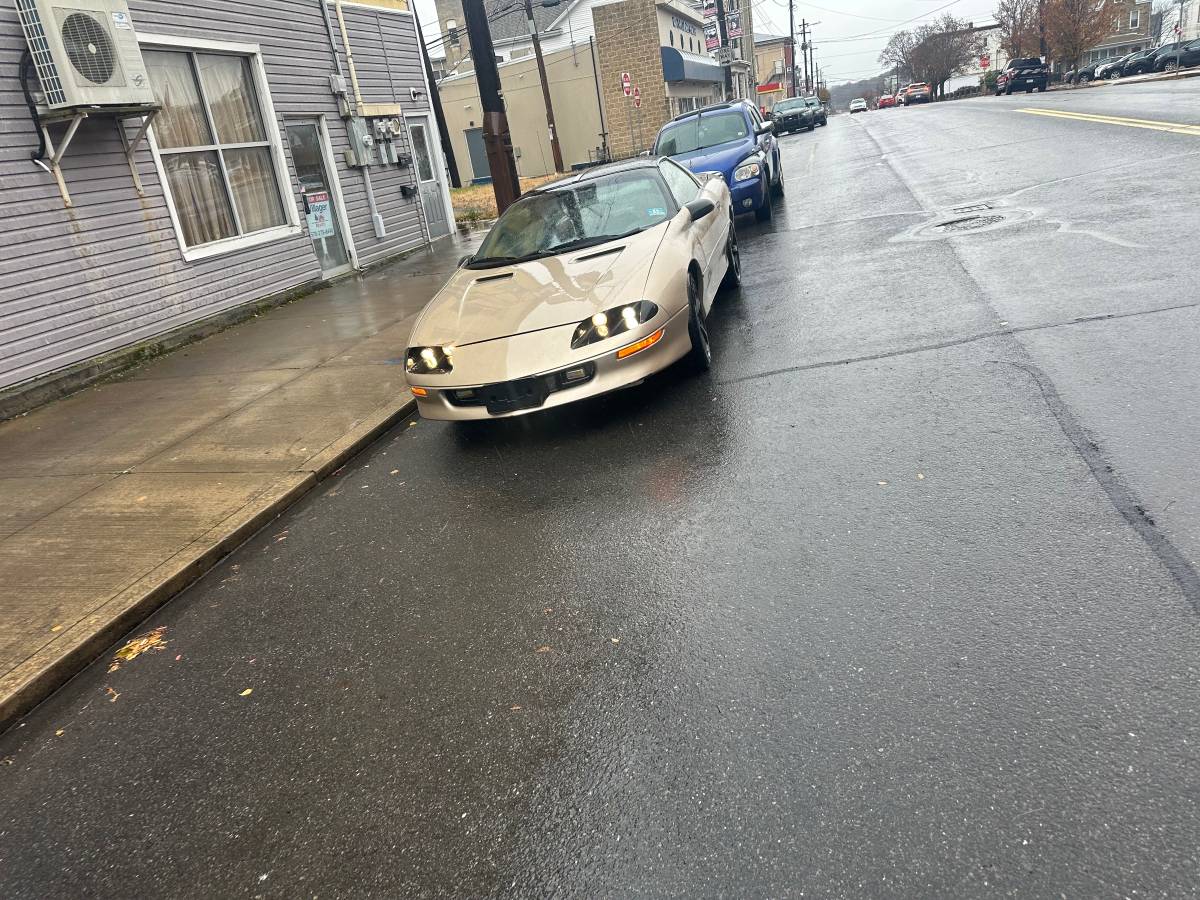 Chevy-camaro-1995-4