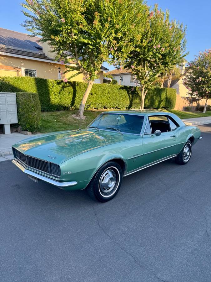 Chevy-camaro-rs-1967-18