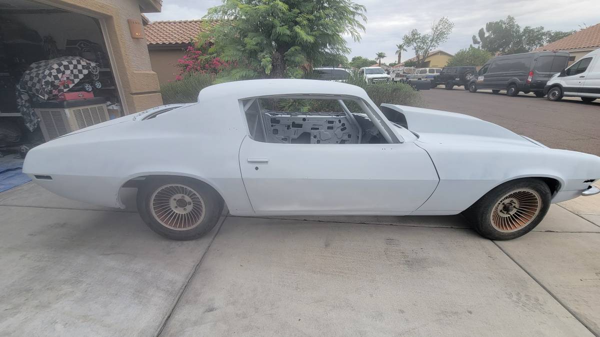 Chevy-camaro-ss-1973-custom-5