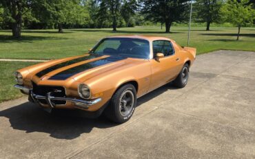 Chevy-camaro-z-28-1973-brown-17