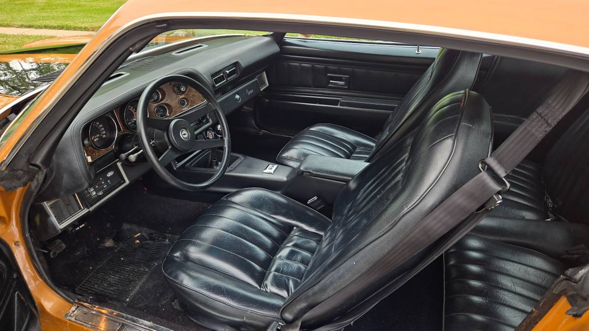 Chevy-camaro-z-28-1973-brown-7