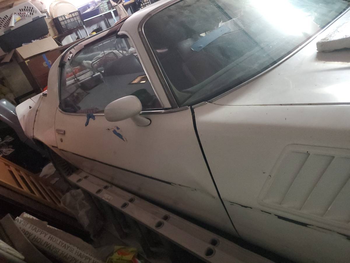 Chevy-camaro-z28-1978-white-2