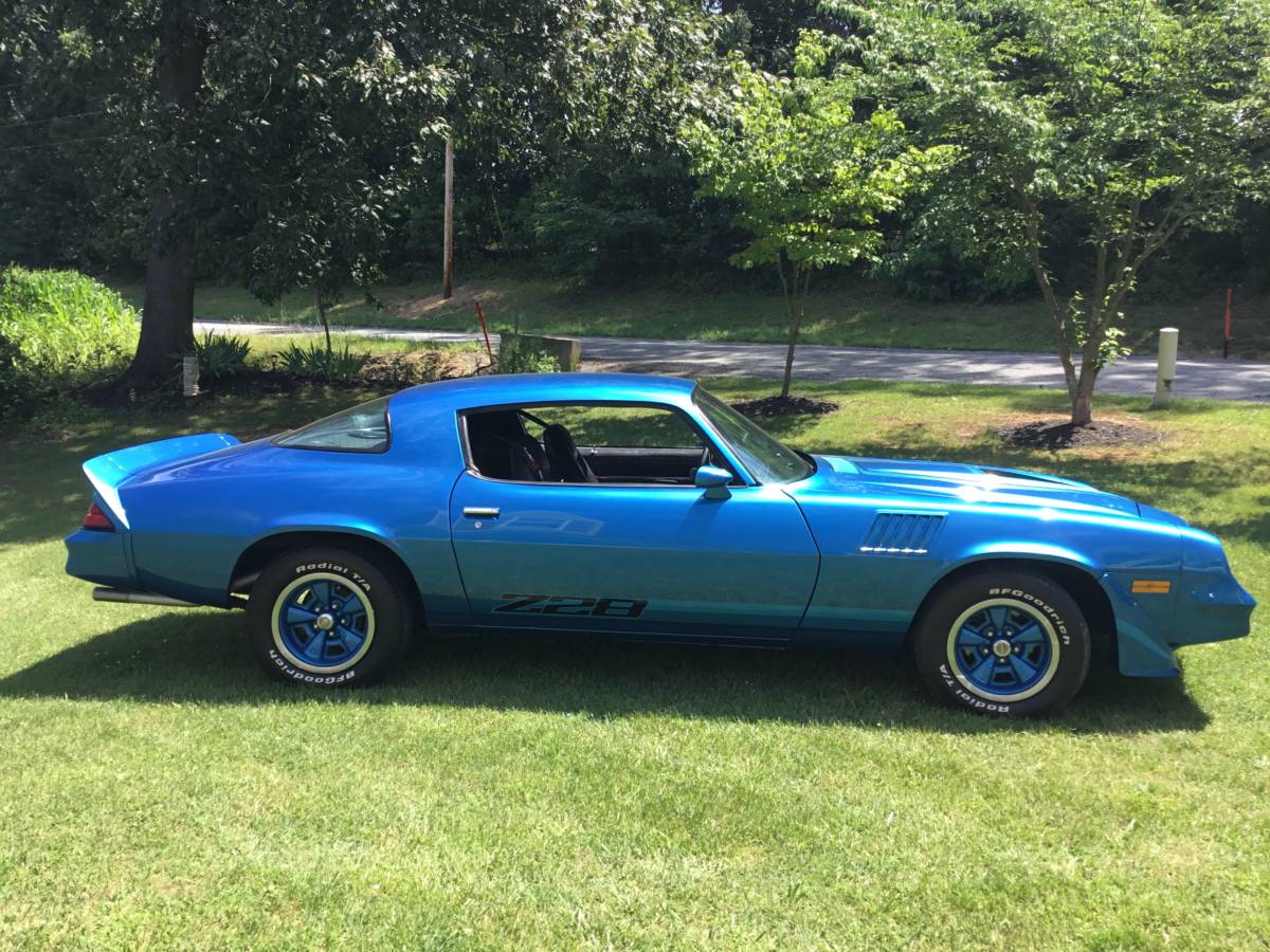Chevy-camaro-z28-1979-blue