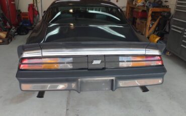 Chevy-camaro-z28-1981-grey-1