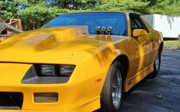Chevy-camaro-z28-1985-yellow-1