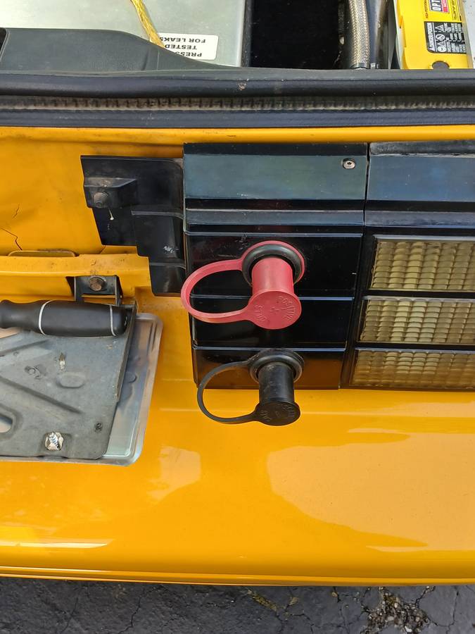 Chevy-camaro-z28-1985-yellow-13