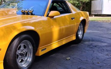 Chevy-camaro-z28-1985-yellow-2