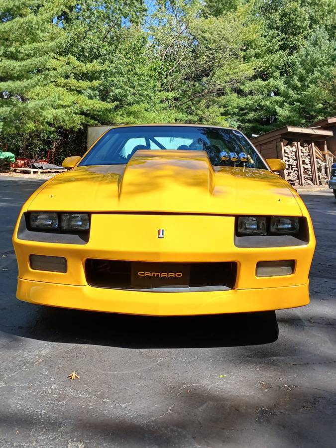 Chevy-camaro-z28-1985-yellow-4