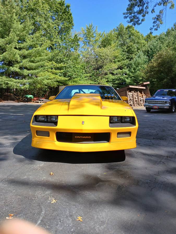 Chevy-camaro-z28-1985-yellow-5