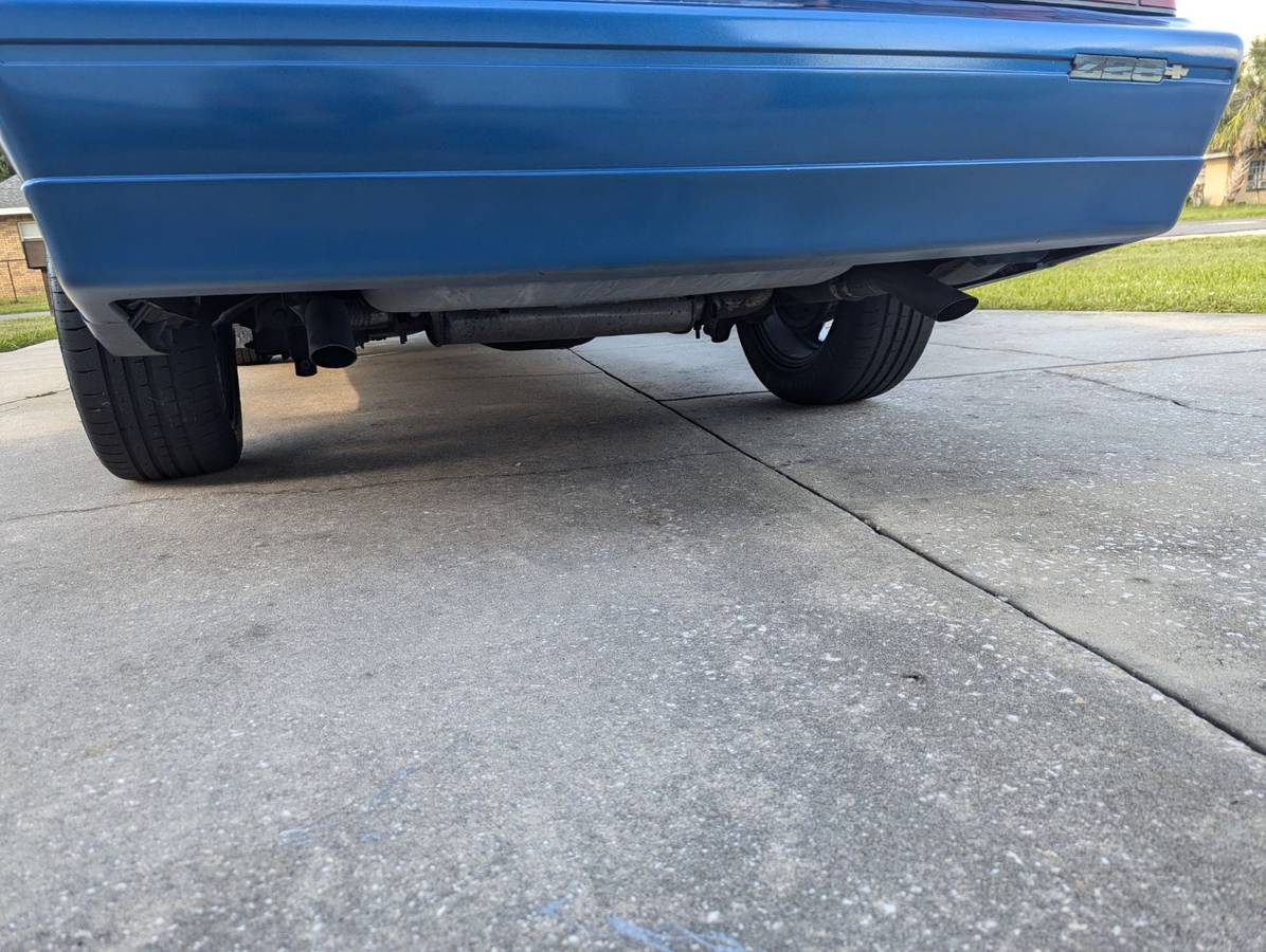 Chevy-camaro-z28-1986-blue-8