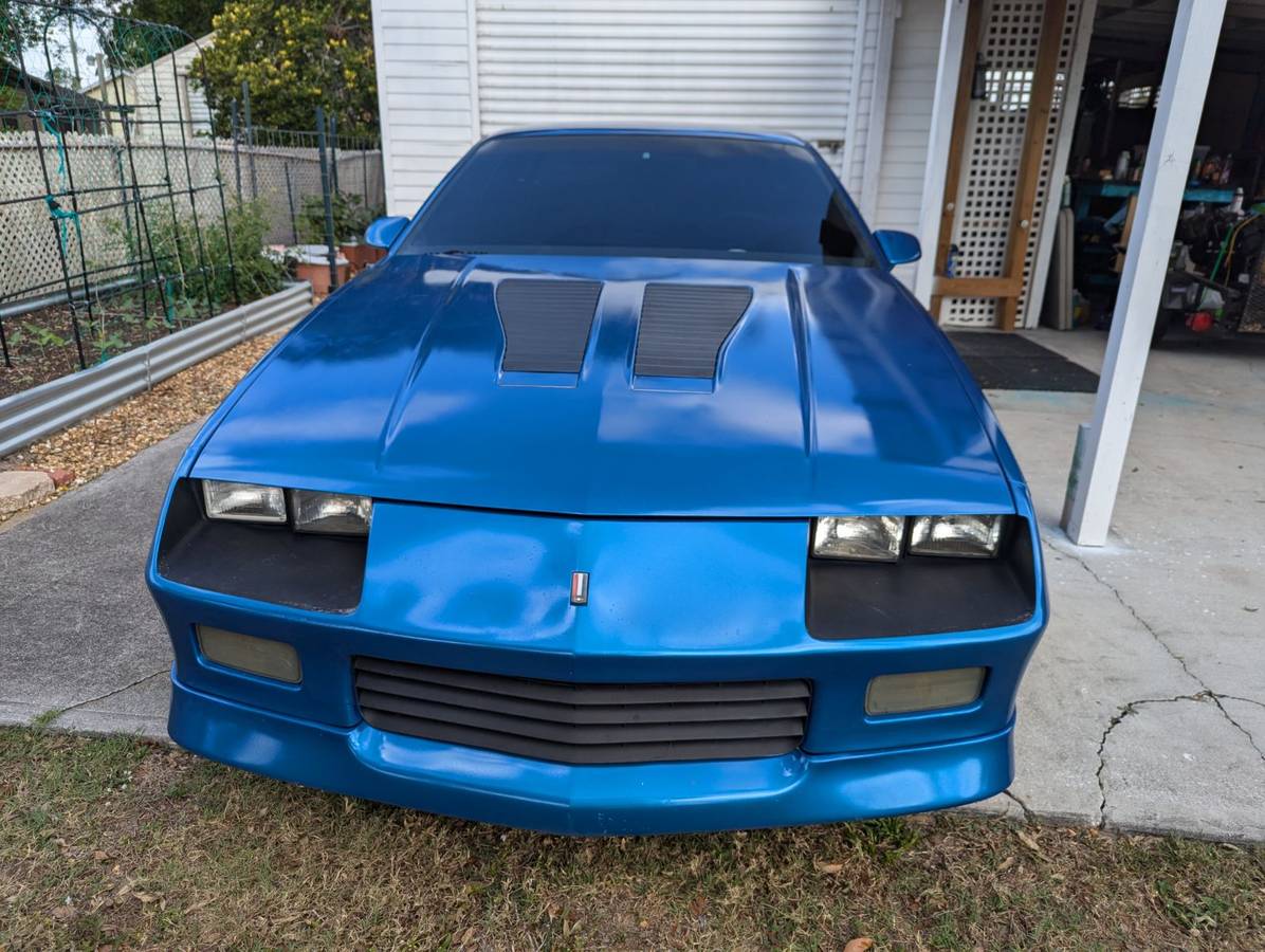 Chevy-camaro-z28-1986-blue-9