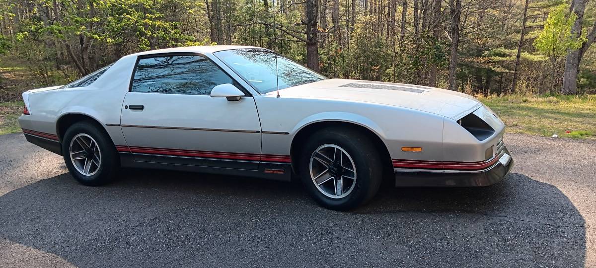 Chevy-camaro-z28-1986-silver-1
