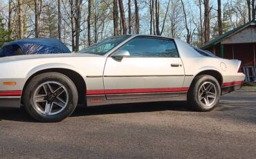 Chevy-camaro-z28-1986-silver