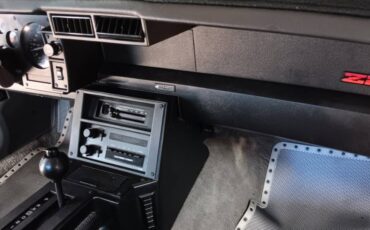 Chevy-camaro-z28-1986-silver-6