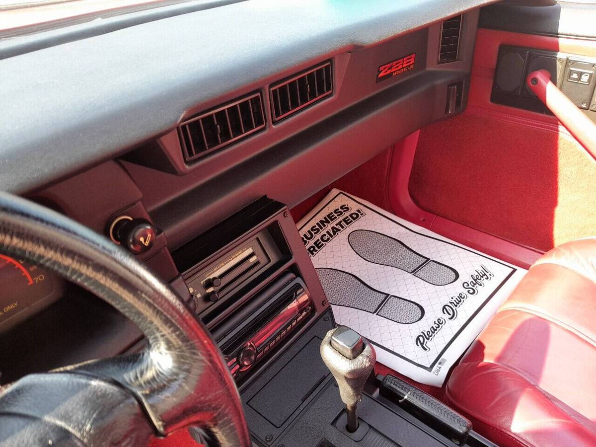 Chevy-camaro-z28-1991-5